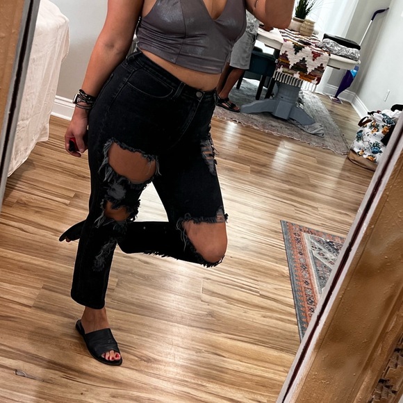 Distressed mom jeans - Picture 11 of 12